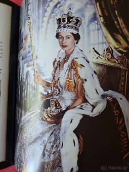 The Crown (Koruna), Robert Lacey - 3