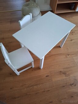 Detsky stul a 3 zidle SUNDVIK IKEA - 3