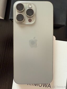 Apple iPhone 15 Pro Max 256GB Natural Titanium + Rimowa obal - 3
