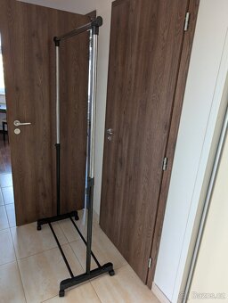 Stojan / věšák na oblečení pojízdný nastavitelný - 3