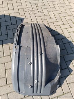 Scania R460 pravý blatník mírně poškozeny - 3