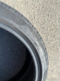 Pirelli Cinturato P7 235/40/19 - 3