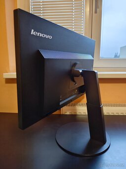 Monitor Lenovo ThinkVision T2424pA - 3