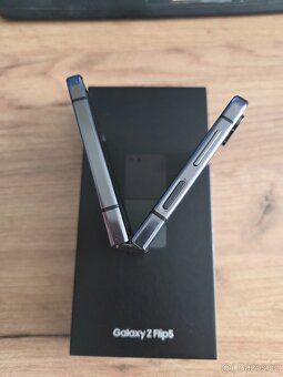 Samsung Galaxy Z Flip 5 - 3