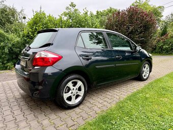 Toyota Auris 1.33i 73kW, ČR, 9/2011, 2.maj. Nové STK - 3