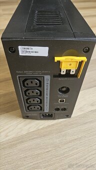 Záložní zdroj UPS APC BX700UI - 3