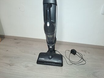 Tyčový aku vysavač - 3