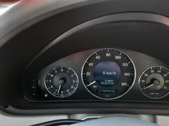 Mercedes-Benz CLK W209 320 V6 Elegance Angličan rv.04 - 3