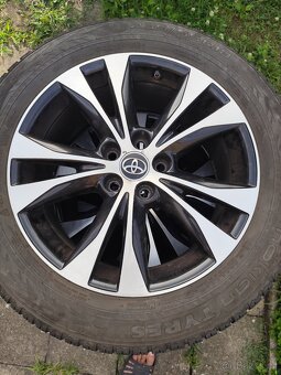 Sadu litých kol Toyota rav 4 235/55R18 - 3