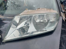 ŠKODA OCTAVIA 2 PŘEDNÍ SVĚTLA - 3