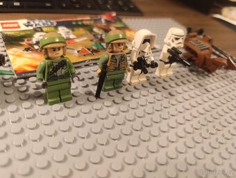 Lego Star Wars Endor Rebel Trooper & Imperial Trooper Battle - 3