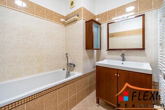 Pronájem prostorného bytu 3+1 s balkónem (85,5m²) a vlastní - 3