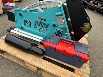 Bourací kladivo Bulldog pro JCB 3CX/4CX - 320kg - 3