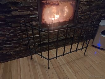 Kovaná zábrana před krb - 3