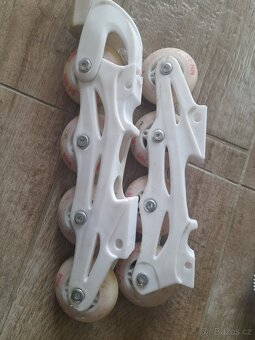 Dívčí brusle vel.31-34 - 3