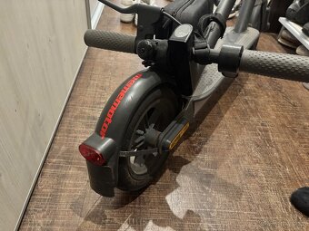 Prodám Xiaomi Mi Electric Scooter 1S + příslušenství - 3
