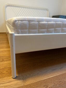 Bílá kovová postel IKEA NESTTUN 160x200cm - 3