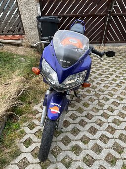 Silniční motorka Honda Cbr 125 - 3