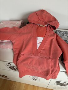 Obleceni pro holku v. vetsinou S - 3