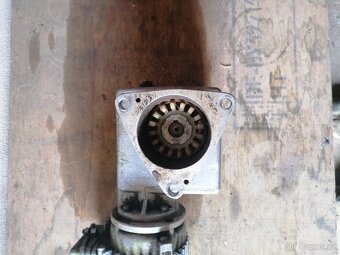Elektromotor s převodovkou - 3