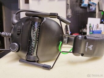 Nové Herní sluchátka / s mikrofonem / RGB světlo / 3,5 mm - 3
