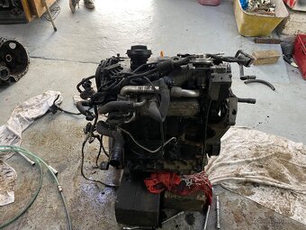 Motor 1.9tdi golf 5 bxe 77kw - 3