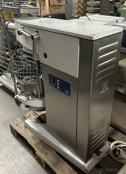 Univerzální robot RE 22 - 3