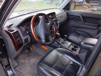 Mitsubishi Pajero - 3
