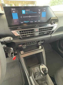 Citroën c4 1,2 l 74kw 100 S&S PureTech live pack bílá - 3