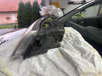 Pravé světlo Audi A6 C6 - 3
