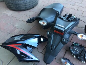 Honda CB125F dily Nadrz sedadlo vyfuk blikace atd - 3