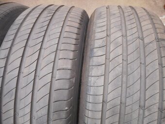235/55R18 - 3