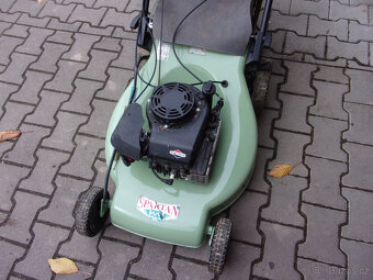zahradní sekačka - 3