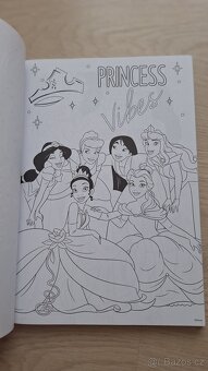 Omalovánky se samolepkami - 3