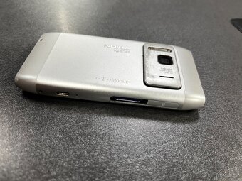 Nokia N8 - 3