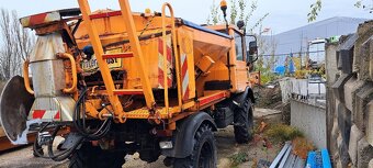 Unimog Mercedes-Benz AG - 3