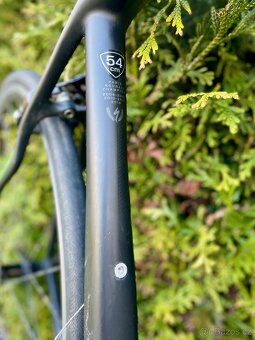 Karbonové silniční kolo Specialized Roubaix - 3