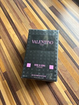 Valentino Born in Roma Intense - 3