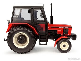 Traktor Zetor 7211 - 2WD 1:32 Universal Hobbies - 3