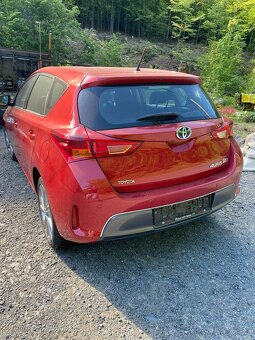 Toyota Auris 1.8 hybrid TOP STAV - 3