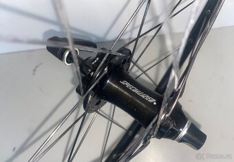 Přední kolo Specialized osa dt swiss - 3