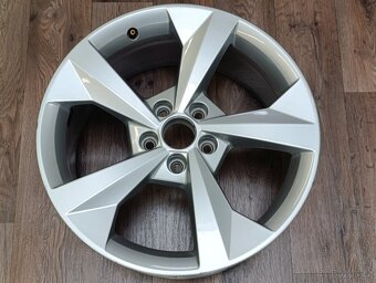 5x112 Audi A3 8Jx18 ET46 číslo 8Y0601025CP s1 alu disky - 3