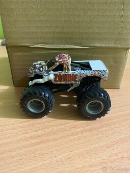 Monster Jam Zombie truck - 3