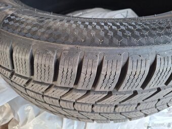 Continental- 205/55 R 17 H,zimní, 18 tis najeto - 3