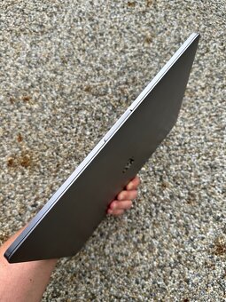 MacBook Pro 15” 2018, mouse, keyboard, sequoia - 3