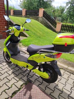 Elektro skútr Racceway E-fichtl - 3