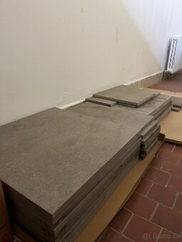 Šedá dlažba na balkón - 3