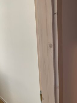 Lakované smrkové masivní dveře včetně zárubní a kování - 3