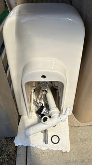 Laufen bidet s konzoli pod omítku - 3