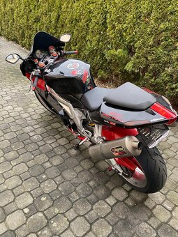 Aprilia RSV 1000 R - 3